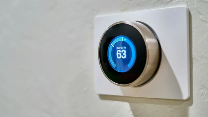 Wall thermostat showing the indoor temperature